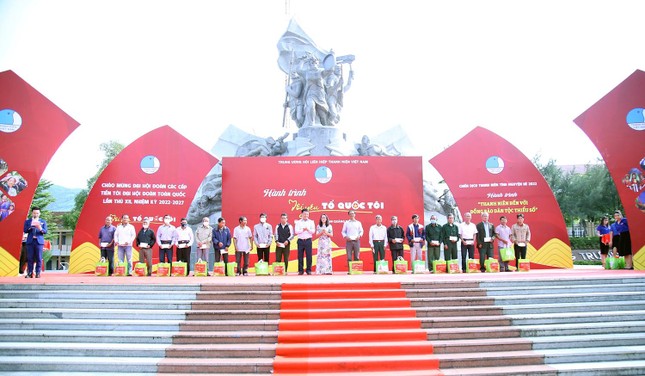 Phát động Hành trình 'Tôi yêu Tổ quốc tôi' năm 2022 ảnh 1