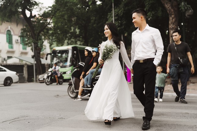 Nữ sinh cover ca khúc “Đà Nẵng ngày bão giông” gửi tặng những chiến binh áo trắng ảnh 1