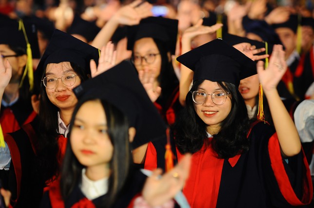 Khen thưởng 1,3 tỷ đồng cho học sinh, sinh viên Hải Phòng ảnh 5