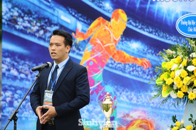 Ngắm nam thanh, nữ tú ĐH Mở Hà Nội tranh tài tại giải bóng đá sinh viên ảnh 4