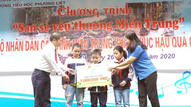 Hô biến hơn 4.000 chiếc bút bi đã qua sử dụng thành những mô hình học tập ảnh 1