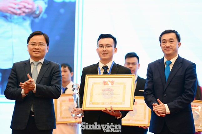 Vinh danh 10 Thầy thuốc trẻ Việt Nam tiêu biểu năm 2020 ảnh 7