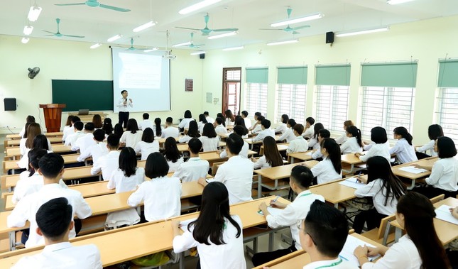 Đoàn Thanh niên Học viện Nông nghiệp Việt Nam nhận Huân chương Lao động hạng Nhì ảnh 2