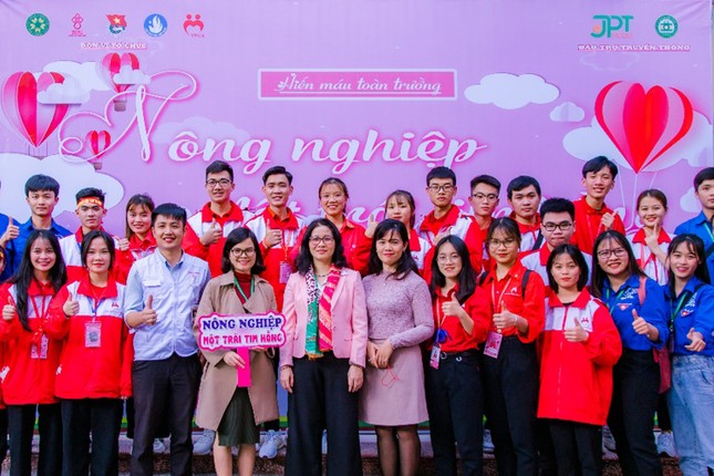 Đoàn Thanh niên Học viện Nông nghiệp Việt Nam nhận Huân chương Lao động hạng Nhì ảnh 3