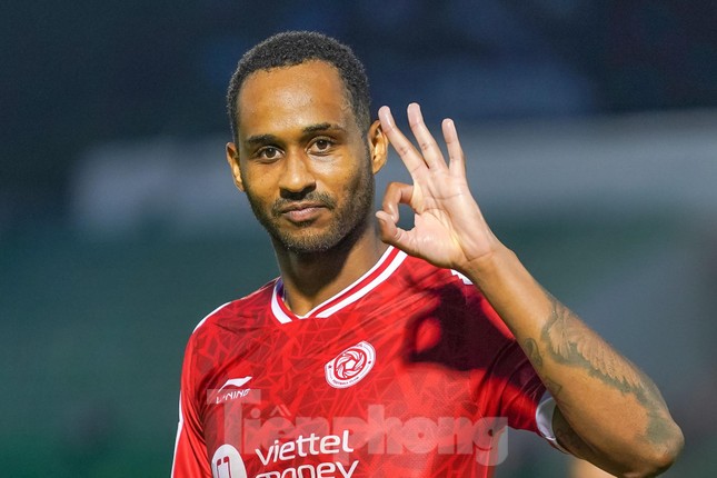HLV Hougang United: 'Thắng Viettel có ý nghĩa lớn với bóng đá Singapore' ảnh 3