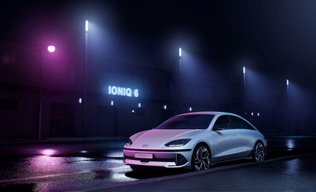 Hyundai trình làng mẫu sedan chạy điện đầu tiên ảnh 1