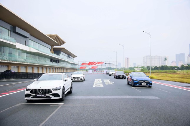 Mercedes-Benz lần đầu sản xuất xe thể thao tại Việt Nam ảnh 1