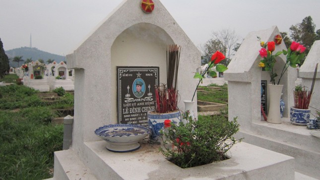 Về Hàm Rồng thăm mộ Lê Đình Chinh ảnh 1