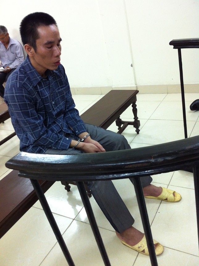 Cứa cổ bạn gái trong cơn cuồng ghen ảnh 1