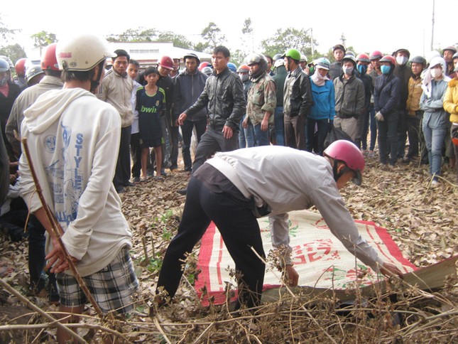 Gây tai nạn, ô tô kéo lê xe máy gần 200m ảnh 3
