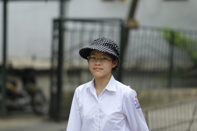 Chùm ảnh: Thí sinh duy nhất thi Lịch sử ở hội đồng thi ảnh 1