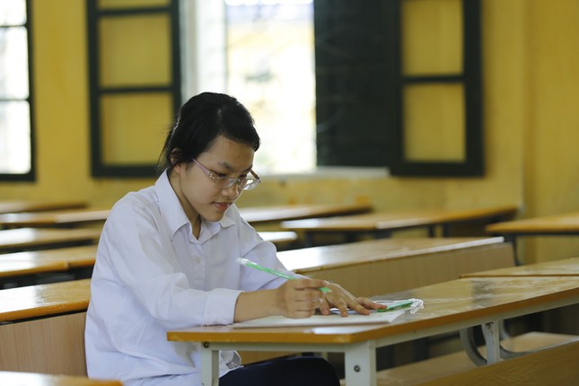 Chùm ảnh: Thí sinh duy nhất thi Lịch sử ở hội đồng thi ảnh 7