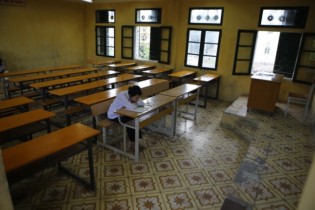 Chùm ảnh: Thí sinh duy nhất thi Lịch sử ở hội đồng thi ảnh 12