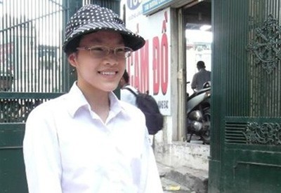 Hai nữ sinh thi Sử được gọi là 'thanh niên cứng của năm' ảnh 4
