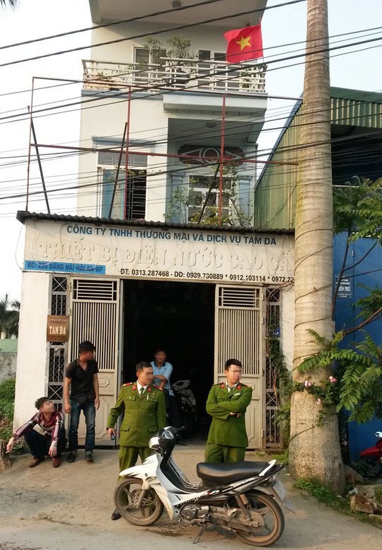 Bưu phẩm phát nổ, nữ kế toán nhập viện cấp cứu ảnh 1