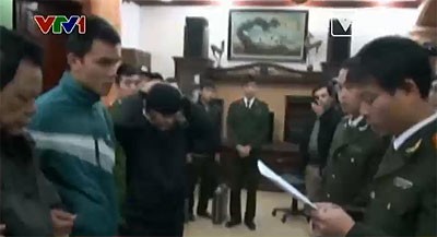 Phá đường dây buôn lậu xăng dầu cực lớn ảnh 1