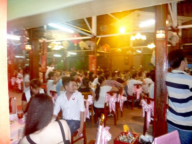 Hai chàng trai ở Tiền Giang cưới nhau ảnh 4