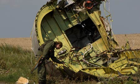 Bí ẩn buồng lái MH17 bị cưa đôi ảnh 1