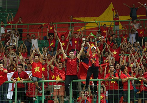 Doanh nghiệp tung khuyến mại mừng tuyển bóng đá Olympic Việt Nam ảnh 1