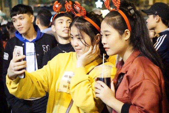 Rộn ràng không khí đón Giáng sinh 2018 ảnh 30