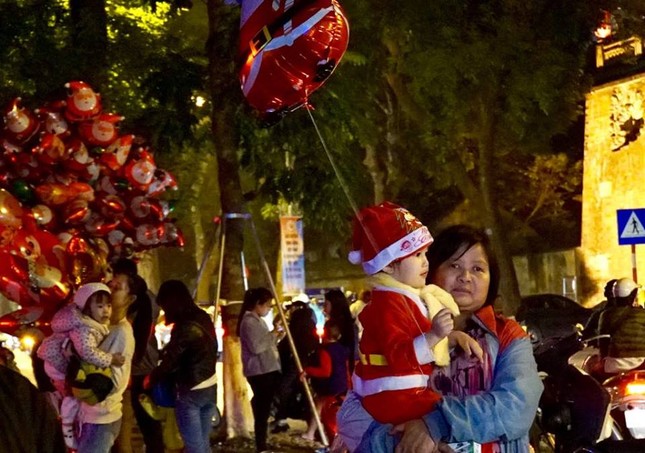 Rộn ràng không khí đón Giáng sinh 2018 ảnh 34