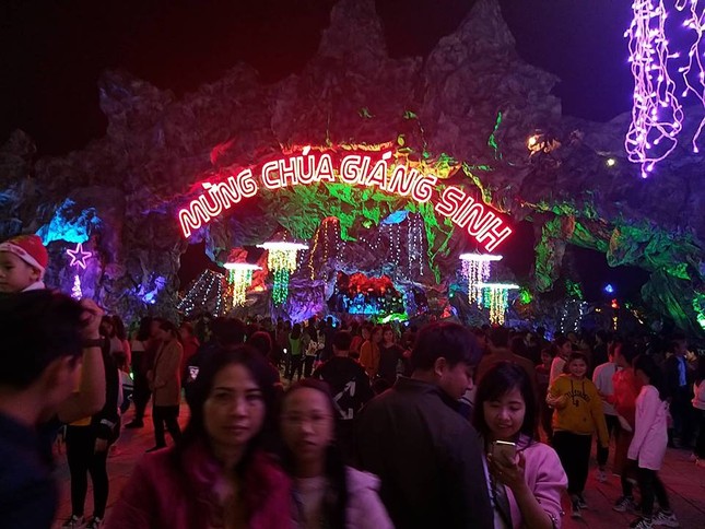 Rộn ràng không khí đón Giáng sinh 2018 ảnh 35