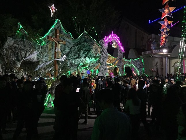 Rộn ràng không khí đón Giáng sinh 2018 ảnh 37