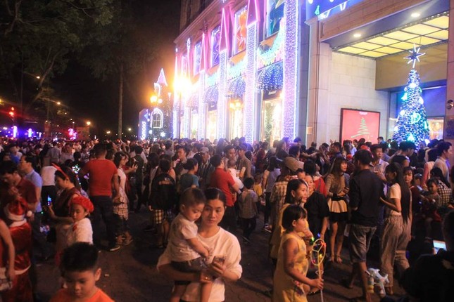Rộn ràng không khí đón Giáng sinh 2018 ảnh 52