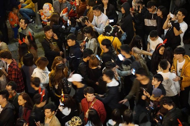 Rộn ràng không khí đón Giáng sinh 2018 ảnh 77