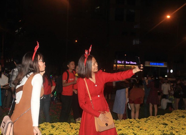 Rộn ràng không khí đón Giáng sinh 2018 ảnh 76