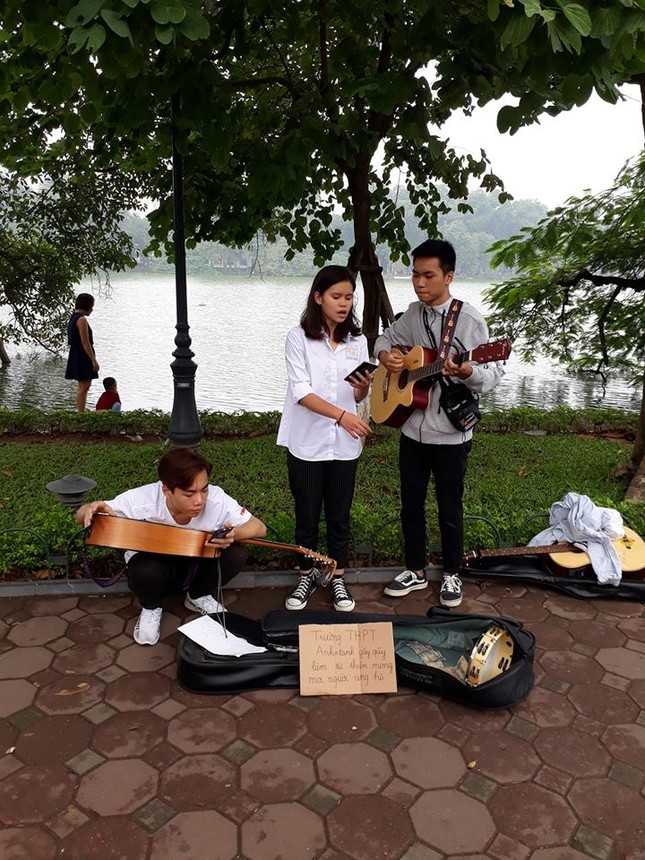 Thầy giáo kêu gọi mọi người tặng nhiều “phong bì” nhân ngày 20/11 ảnh 1