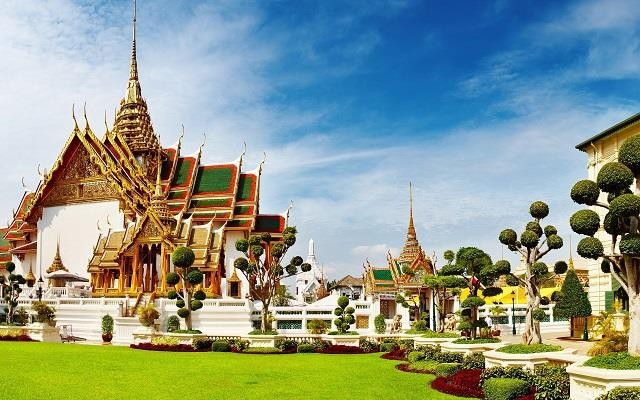 Tuyển Thái Lan tham dự giải đấu cấp độ thế giới đầu tiên vào năm nào?