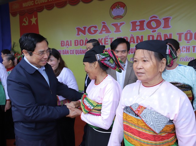 Đồng chí Phạm Minh Chính tham dự Ngày hội Đại đoàn kết toàn dân tộc thôn Quảng Thắng ảnh 2