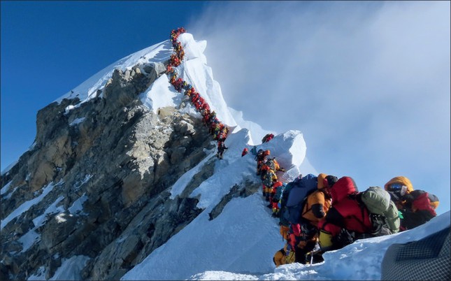 Người Tây Tạng gọi Everest là Chomolangma nghĩa là gì?