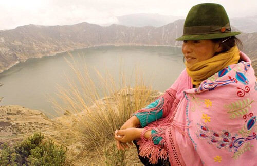 Đa số người dân Ecuador là tín đồ của?