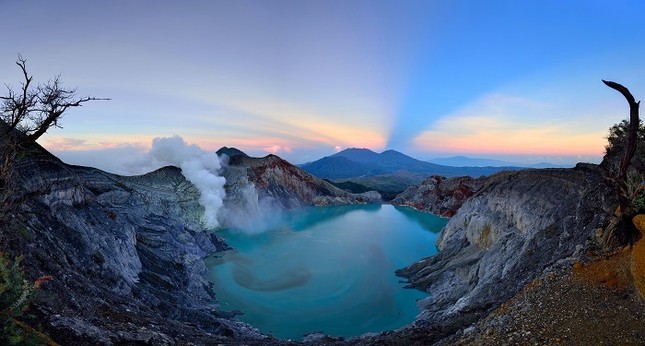 Hồ Kawah mang màu nào đặc trưng?