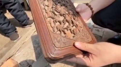 Ứa nước mắt bán của hồi môn giá rẻ, cụ bà không ngờ mình sở hữu đồ cổ quý hiếm ảnh 2