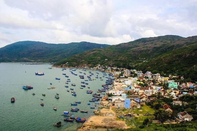 Việt Nam hiện có bao nhiêu tỉnh, thành phố trực thuộc Trung ương giáp biển?