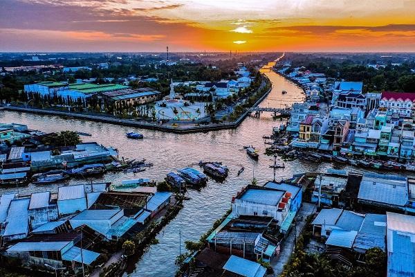 Tỉnh nào tên gọi nghĩa là "kho chứa bạc"?