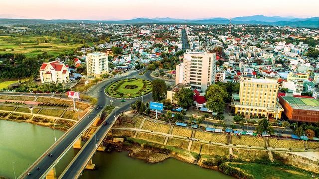 Tên gọi của tỉnh nào theo tiếng Kinh có nghĩa là "làng hồ"?