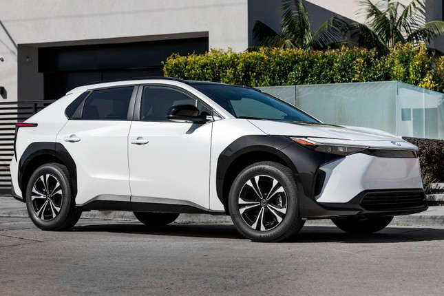 Xe Toyota bị bán kênh giá tới gần 30.000 USD tại Mỹ ảnh 2