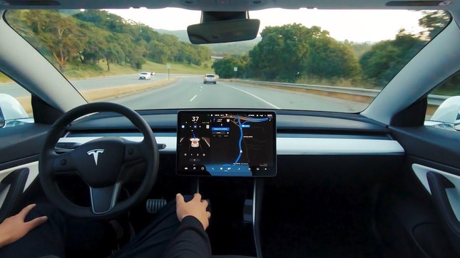Mỹ điều tra xe Tesla vì lỗi tự phanh ảnh 2