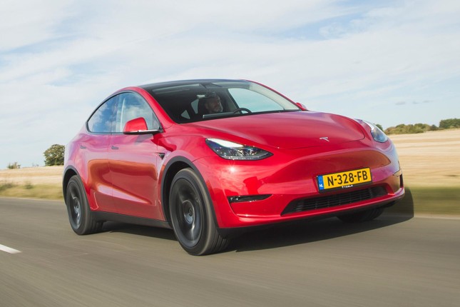 Mỹ điều tra xe Tesla vì lỗi tự phanh ảnh 1