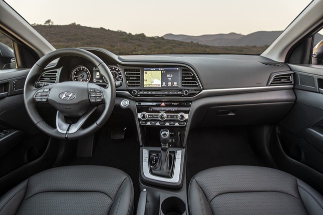 Hyundai Elantra 2019 sắp ra mắt với phiên bản được nâng cấp nhiều ảnh 2