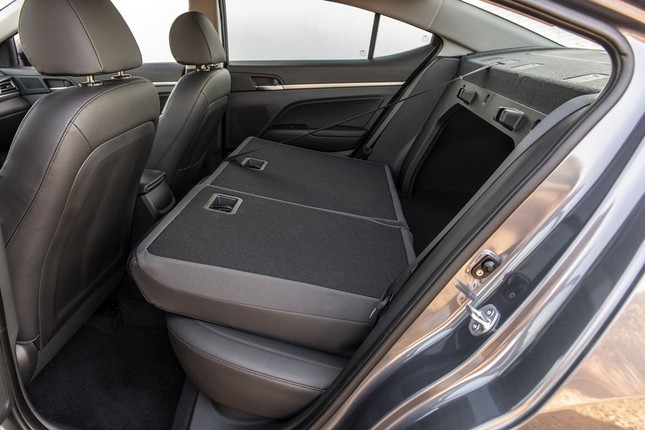 Hyundai Elantra 2019 sắp ra mắt với phiên bản được nâng cấp nhiều ảnh 3