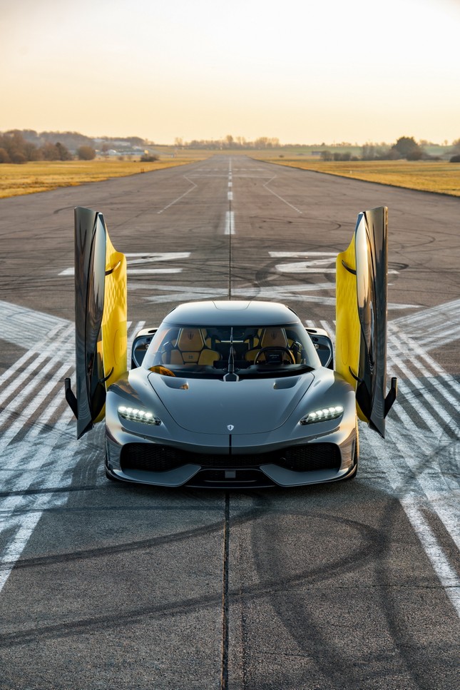 Siêu xe 'gia đình' Koenigsegg Gemera chốt thời gian ra mắt ảnh 1