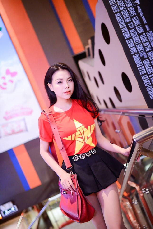Trà Ngọc Hằng ước một lần được hát ở Trường Sa ảnh 4