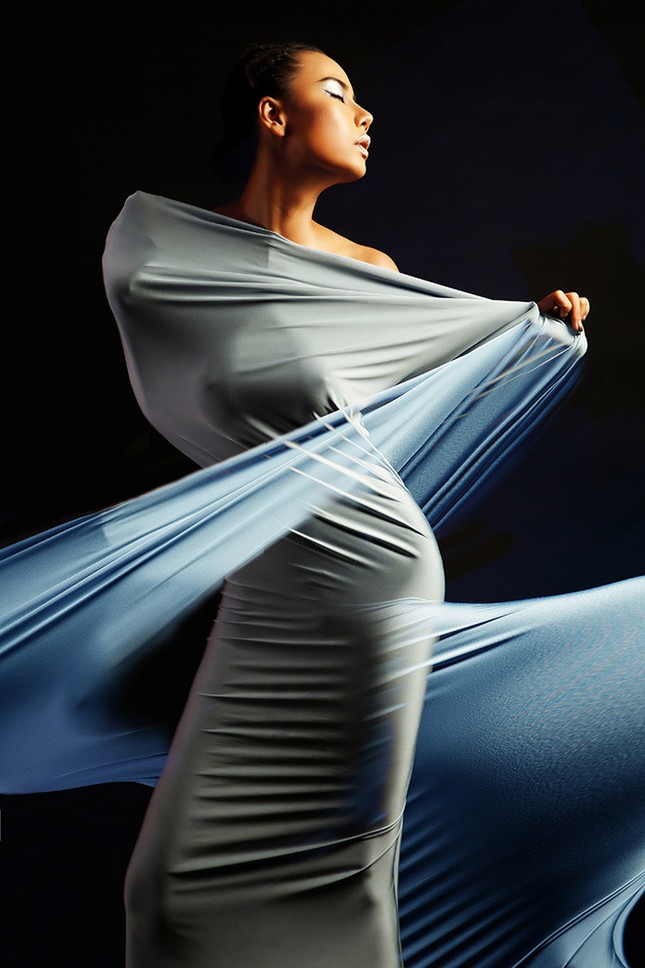 Lại Thanh Hương ẩn hiện sexy sau lớp lụa mỏng ảnh 2