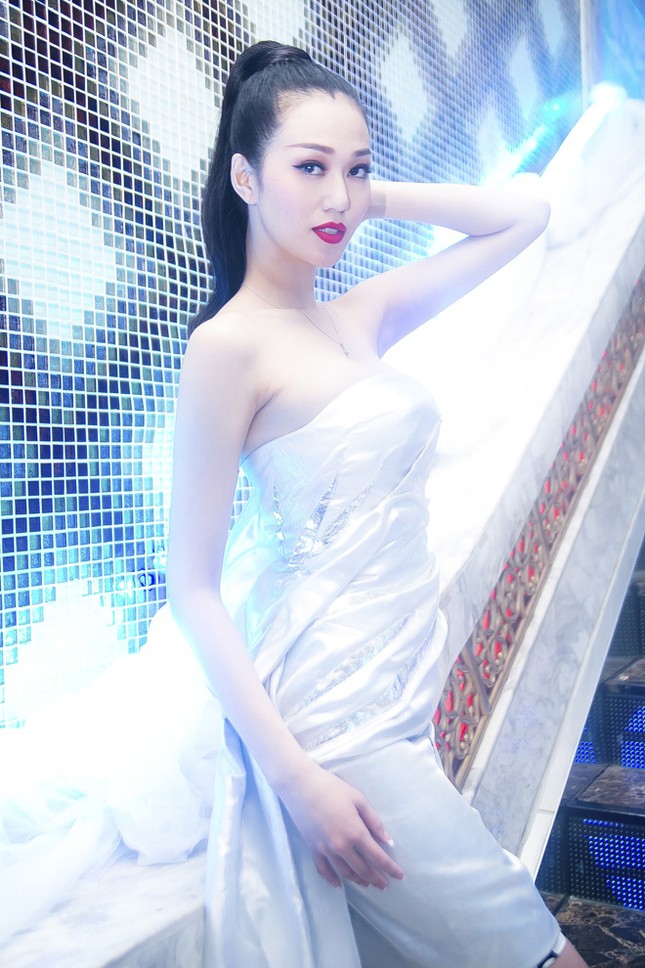 Váy áo sexy, Khánh My 'đốt cháy' tiệc đêm ảnh 5