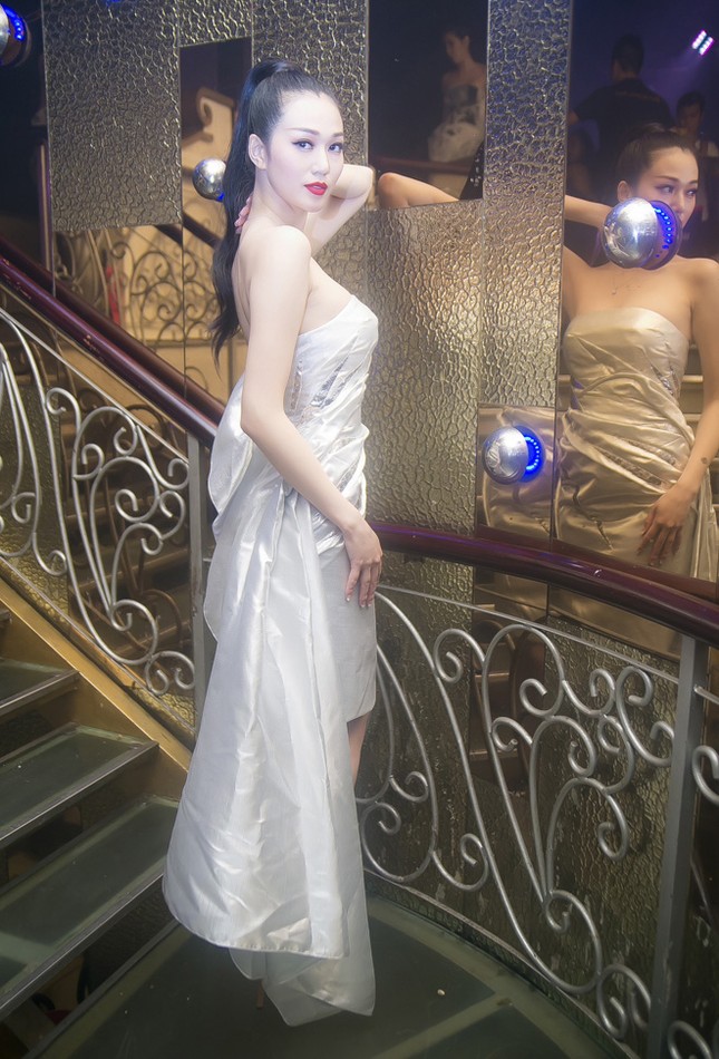 Váy áo sexy, Khánh My 'đốt cháy' tiệc đêm ảnh 6
